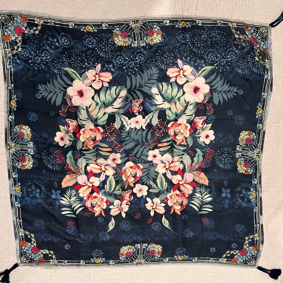 Johnny Was Silk Scarf NWT ! 12 Tassels! - Picture 6 of 6